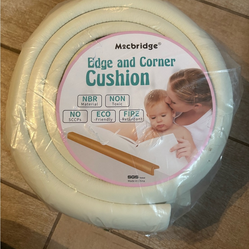 Macbridge Edge and Corner Cushion - Cream